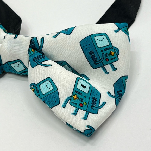 Adventure Time Bmo Bow Tie Cartoon Network T Shirt Merch Clothing Video Game Y2K - Picture 3 of 17